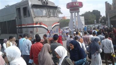 قفز من القطار.. مصرع شاب بعد مطالبة 