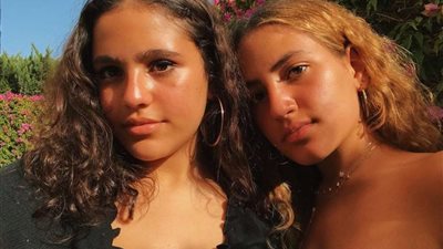 كنزي عمرو دياب تواجه انتقادات بسبب صورها في 