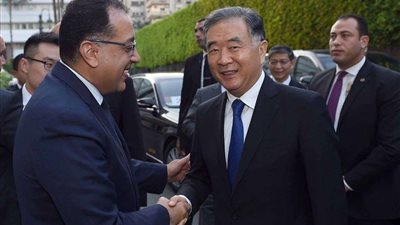 مدبولي يبحث مع وانج يانج سبل التعاون بين مصر والصين (صور)