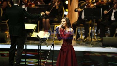 كارمن سليمان تبدأ حفلها بـ