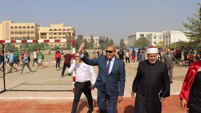 رئيس جامعة الأزهر يفتتح دوري كرة القدم لطلاب الجامعة