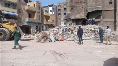 مكون من 21 طابقًا.. 50 شخصًا محاصرون بعد انهيار مبنى في نيجيريا