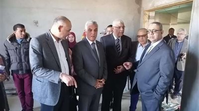 رئيس جامعة المنوفية يجتمع بمسئولي الجهاز الإداري لمتابعة المشاريع الجاري تنفيذها