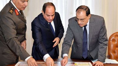 الرئيس السيسي يوجه بتطوير محاور الطرق والكباري بمنطقة مصر الجديدة 
