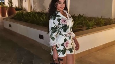 هيفاء وهبي امام حجر دليسبس في بورسعيد بأحدث جلسة تصوير