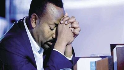 خبراء إثيوبيون: دعوة آبي أحمد لحمل السلاح دليل على إنهياره