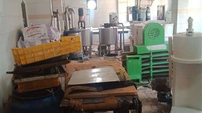ضبط 23 طن زيت طعام وخل وعسل غير صالحة للاستهلاك الآدمي بشبرا
