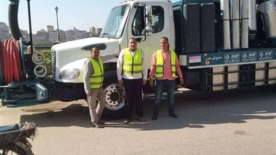 شركة مياه القليوبية تدفع بسيارات شفط المياه تحسبًا لسقوط الأمطار