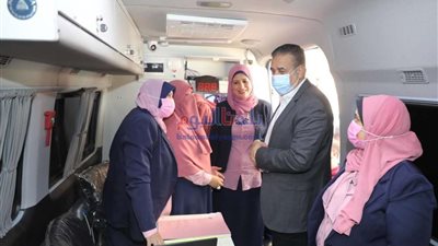 محافظ المنوفية يشهد التشغيل التجريبي للمركز التكنولوجي المتنقل بقرية شبرا بخوم