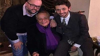 بالفيديو.. أبناء محمود عبد العزيز يحيون ذكرى وفاته الثالثة