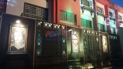 صور الفنانين تزين أول مدرسة للحلي والمجوهرات بالعبور (صور)