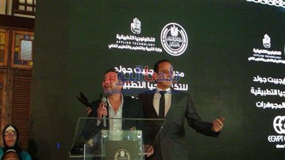 حمادة هلال ومدحت صالح يشاركان في افتتاح مدرسة 