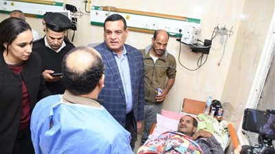 محافظ البحيرة ونائبه يصلان مستشفى إيتاي البارود للاطمئنان على المصابين