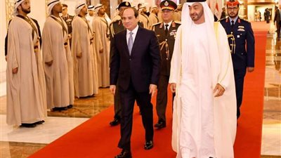 شاهد لحظة وصول الرئيس السيسي إلى دولة الإمارات العربية (صور)