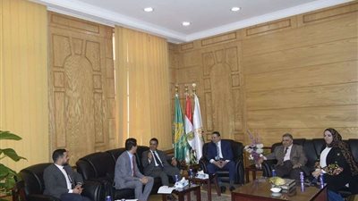 رئيس جامعة بنها يستقبل مساعد الملحق الثقافي الليبي بالجامعة
