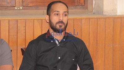 نجوم الأهلي والزمالك يحضران عزاء علاء علي (صور)