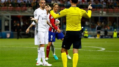 فضيحة في نهائي دوري أبطال أوروبا 2016.. حكم إنجليزي يكشف القصة