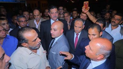 وزير النقل يشدد على ضرورة إغلاق أبواب القطارات وتحصيل الغرامات