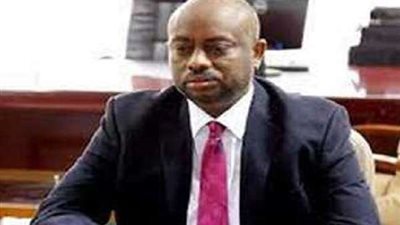 شاهد.. أول ظهور لوزير الإتصالات السوداني بعد إطلاق سراحه