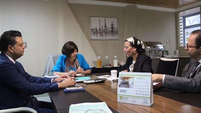 وزيرة البيئة تناقش مع نظيرتها الجنوب إفريقية استعدادات مؤتمر الأمم المتحدة لتغير المناخ