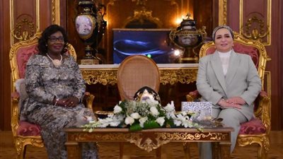 انتصار السيسي: سعدت بلقاء السيدة الأولى لجمهورية إفريقيا الوسطى.. والمرأة المصرية تعيش حاليا عصرها
