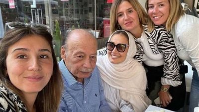 حلا شيحة‬⁩ بالحجاب تحتفل بوالدها في أحدث ظهور لها