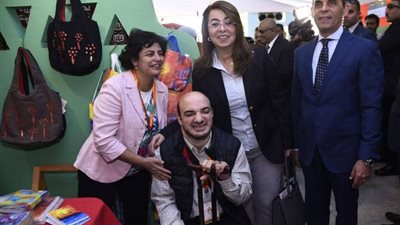 في دورته الثانية.. غادة والي تفتتح معرض 