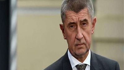 حشود المحتجين في التشيك يطالبون بتنحي رئيس الوزراء الملياردير