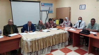 وكيل تعليم مطروح يترأس لجنة المقابلات الشخصية للمتقدمين لشغل الوظائف الإشرافية