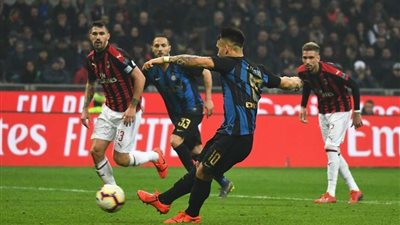بث مباشر.. مباراة ميلان وإنتر ميلان في الدوري الإيطالي