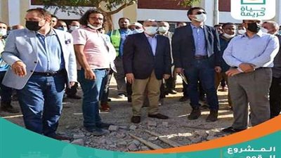 محافظ المنيا بتفقد عدد من مشروعات مبادرة 