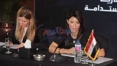 بالصور.. وزيرة السياحة تعقد اجتماعا مع نظيرتها البلغارية