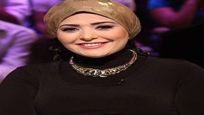 بدون حجاب.. إطلالة جديدة لـ صابرين تثير الجدل (صورة)