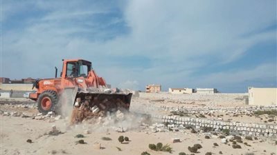 تنفيذ 14 قرار إزالة بالموجة 14 لاسترداد أراضي الدولة بمرسى مطروح