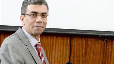 ياسر رزق: التغيير الوزاري المقبل لن يقل عن 10 حقائب وزارية