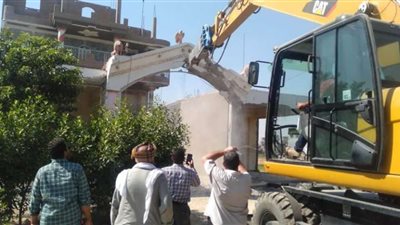إزالة 14 حالة تعدي على أراضي الدولة تابعة للري والطرق الكباري بالغنايم