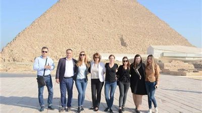 تفاصيل زيارة وزيرة السياحة البلغارية لأهرامات الجيزة (صور)