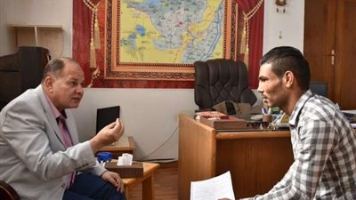 محافظ الفيوم يوجه بتوفير أكشاك لعدد من الحالات الأولى بالرعاية