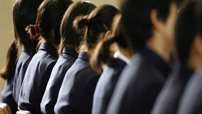 اليابان تتخذ قرار جديد بشأن منحة مالية لـ المراهقين والأطفال