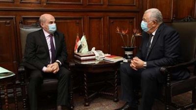 وزير الزراعة ومدير 