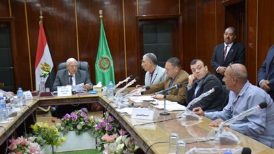 محافظ الدقهلية :إزالة جميع الإشغالات والغلق الفوري للمحلات المخالفة بحي غرب المنصورة