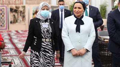 السيدة الأولى تزور معرض التراث للحرف اليدوية بقرية شمّا بالمنوفية