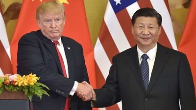 ترامب يهدد الصين بزيادة العقوبات الجمركية