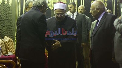 مفتي الجمهورية يقدم واجب العزاء في وفاة الدكتورة فوزية عبدالستار (صور)