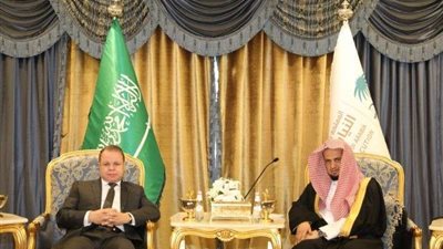 النائب العام يزور نظيره السعودي ويتفقد السجون بالرياض