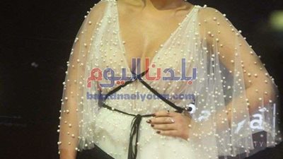 بفستان مكشوف الصدر.. شاهد مى سليم وشقيقتها ميس حمدان في مهرجان القاهرة