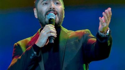 تامر حسني يتألق فى حفلة بالرياض.. شاهد