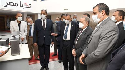 وزير الإنتاج الحربي يتفقد الأسلحة والمعدات للمشاركة بها فى معرض «EDEX 2021»