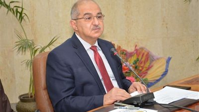 رئيس جامعة أسيوط يُعين 12 رئيس قسم جديد في الكليات المختلفة