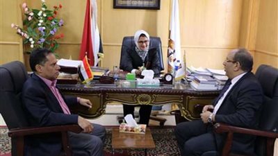 نائب محافظ الوادي الجديد تلتقي وفد بنك الاستثمار القومي